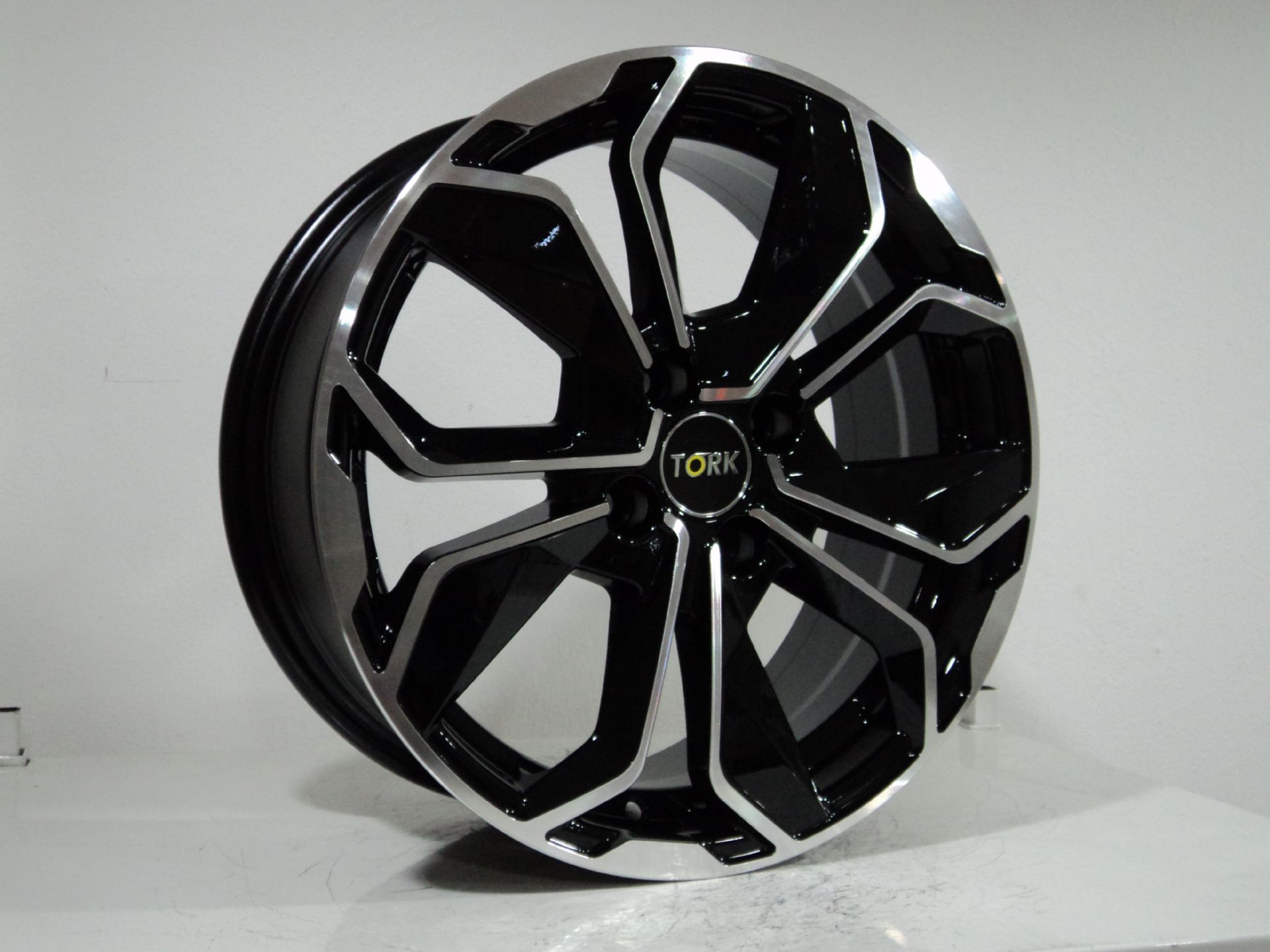 6.5 X 16 TORK-6362 4X100 ET35 60.1 BLACK MACHINED XL