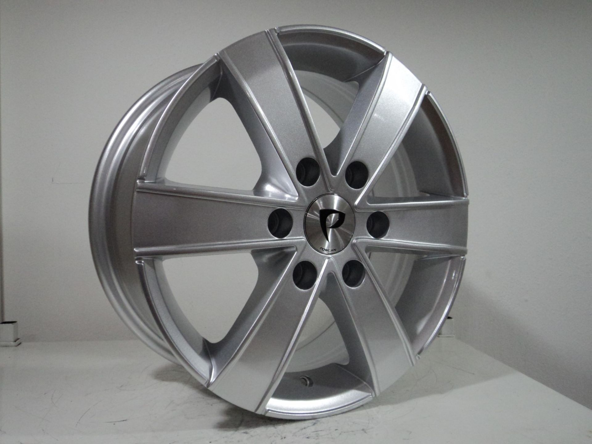 7 X 16 BK-474 6X130 ET60 84.1 SILVER