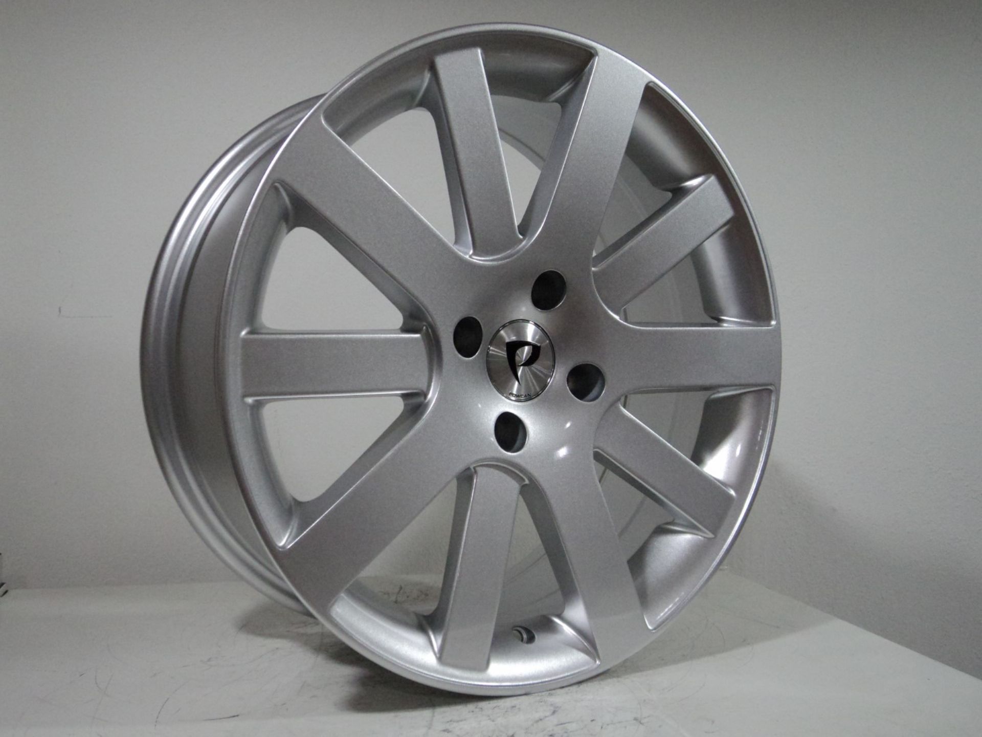 7 X 17 BK-718 4X108 ET16 65.1 SILVER XL