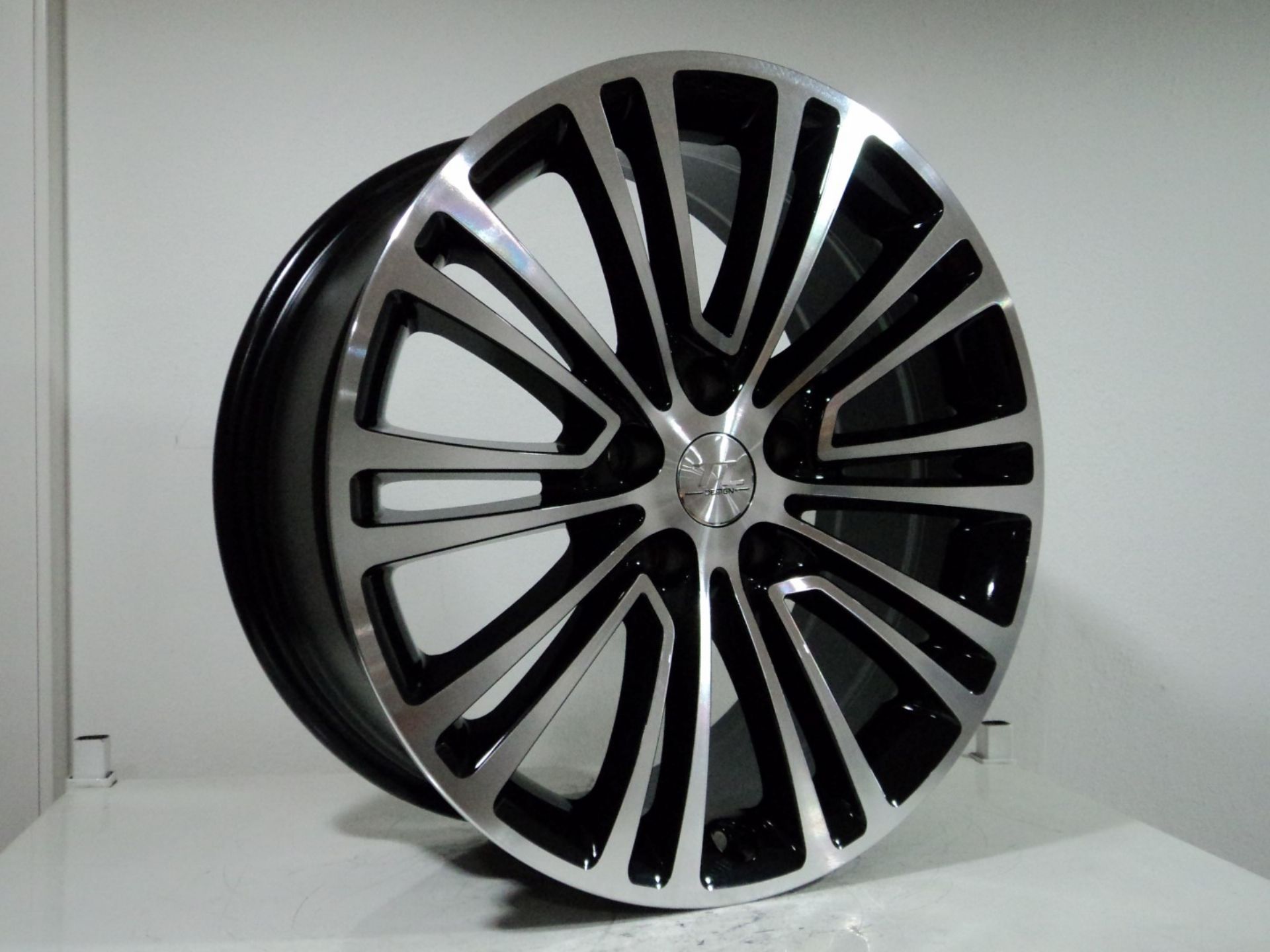 8 X 18 TL-1522 5X112 ET30 66.6 BLACK MACHINED XL