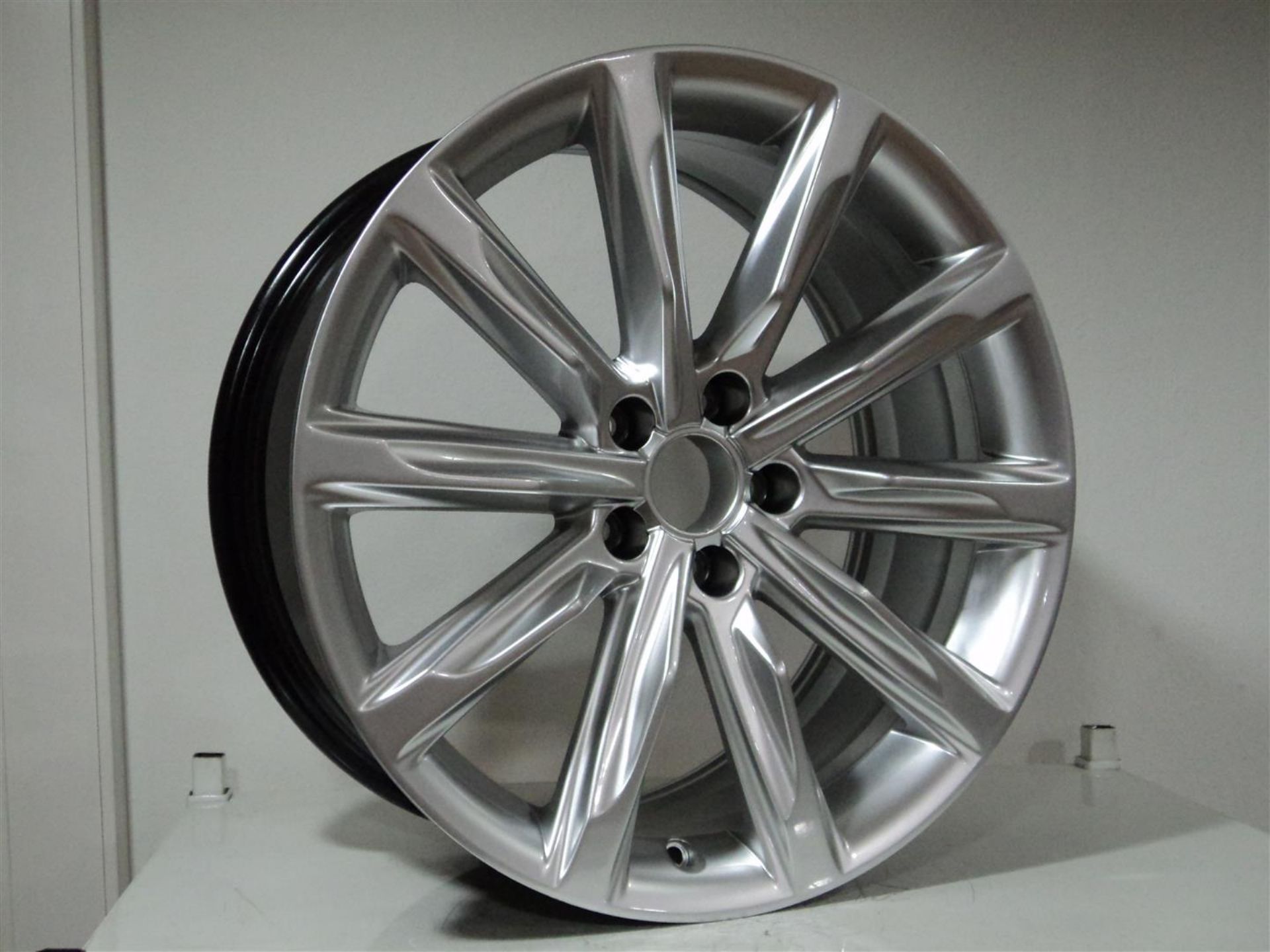 8.5 X 19 TL-0355 5X112 ET32 66.45 PIANO BLACK XL